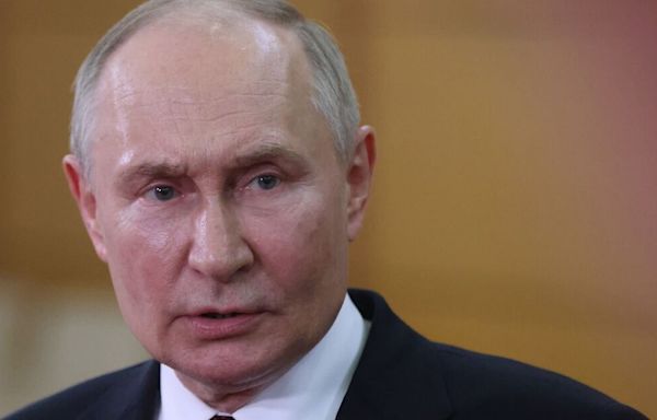 Putin 'assassination warning' as Russia threatens to 'explode with anger'