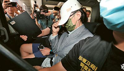 涉違商品例 舒適堡夫婦董事被捕 警循刑事查 兩人早年曾被拘 議員促凍資