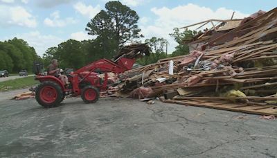 Tornado damages bar, high school in Sullivan