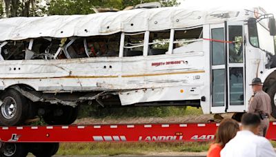 Hermano de mexicano muerto tras choque de un autobús en Florida envía mensaje de despedida: “No le faltará nada a tu hija”