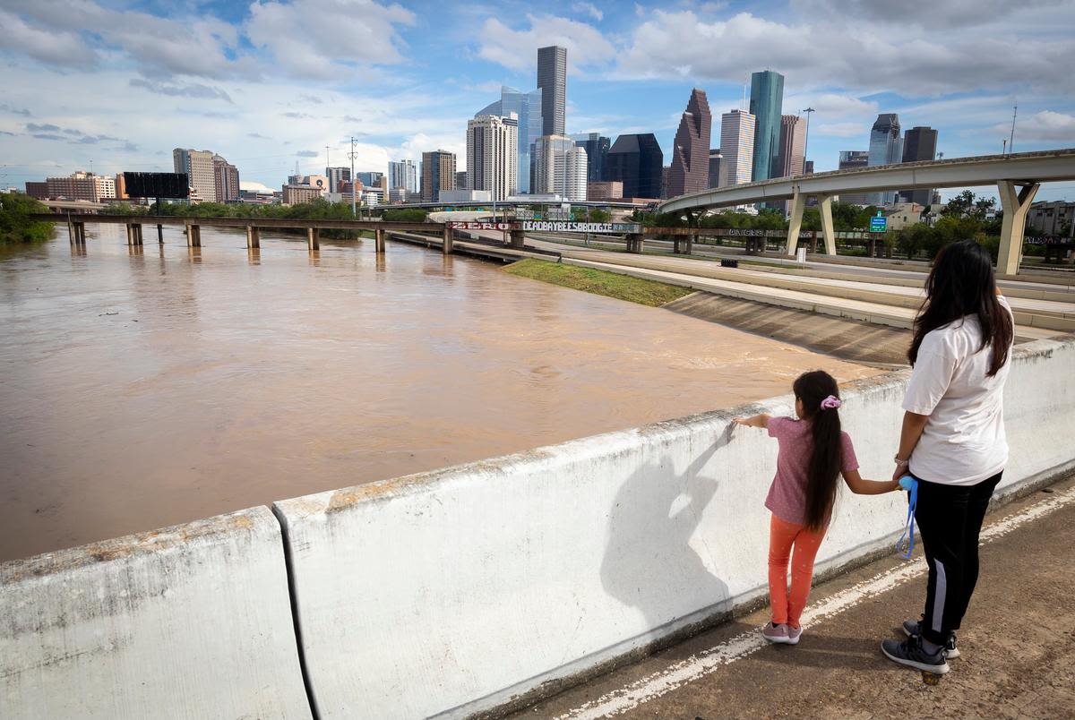 “Just my luck”: Houston begins clean up after Beryl rips through Gulf Coast