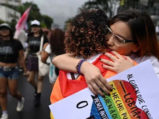 La ‘política conservadora’ de Bukele cierra espacios a la diversidad sexual en El Salvador
