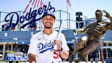 Dodgers' Betts likely out several weeks after breaking hand