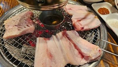 韓濟州驚爆黑心旅遊！ 知名黑豬肉料理拿「腐肉、假肉」上桌