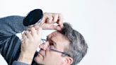 Researchers find "stuck" stem cells may cause graying hair