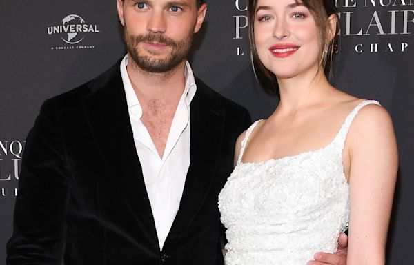 Fifty Shades of Grey's Jamie Dornan Reveals Texts With Costar Dakota Johnson - E! Online