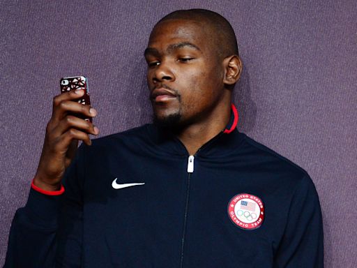 Kevin Durant thrilled fans by responding to Olympics tweets absurdly early in the morning from Paris