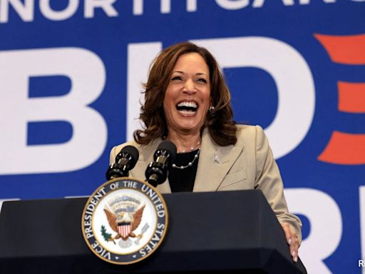 Kamala Harris Calls On 6,000 Black Women To Help Power Her Campaign