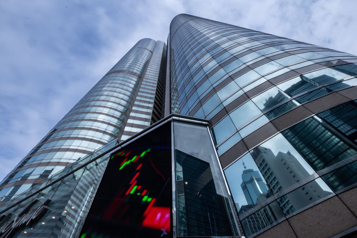 Hong Kong Bourse Regains Favor on Hopes of a Market Revival