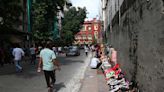 Hawkers encroaching pavements along Chowringhee Place to stay for now