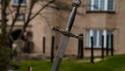 Roban la espada Excalibur francesa: una leyenda de 1.300 años que perteneció al caballero Roldán