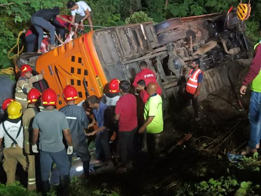 5 Pilgrims Killed, 30 Injured After Bus Collides With Tractor On Mumbai-Pune Expressway