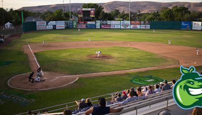 Yakima Valley Pippins fall at Wenatchee