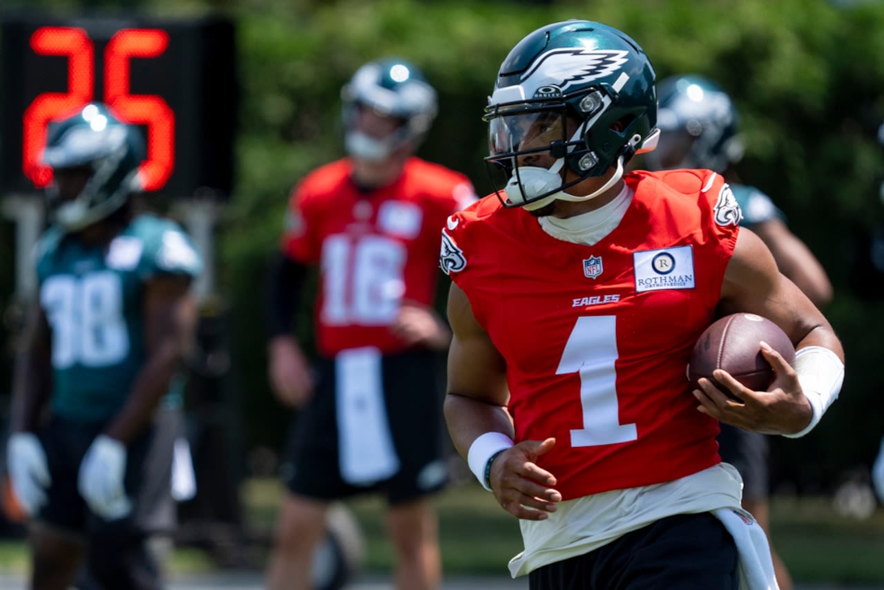 Ex-Eagles Pro Bowler: Jalen Hurts is risking becoming a ‘malcontent’