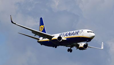 Vuelo de la aerolínea Ryanair hizo un brusco descenso antes de aterrizar en Londres