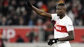 Foot: le Guinéen Serhou Guirassy dans la cour d’un grand en signant au Borussia Dortmund