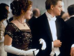 "Son maquillage déteignait sur moi..." : Kate Winslet révèle qu'embrasser Leonardo DiCaprio dans Titanic n'était pas si romantique