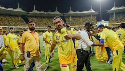 MS Dhoni, Suresh Raina Reunite During CSK’s Lap Of Honour At Chepauk After Win Over Rajasthan Royals – WATCH
