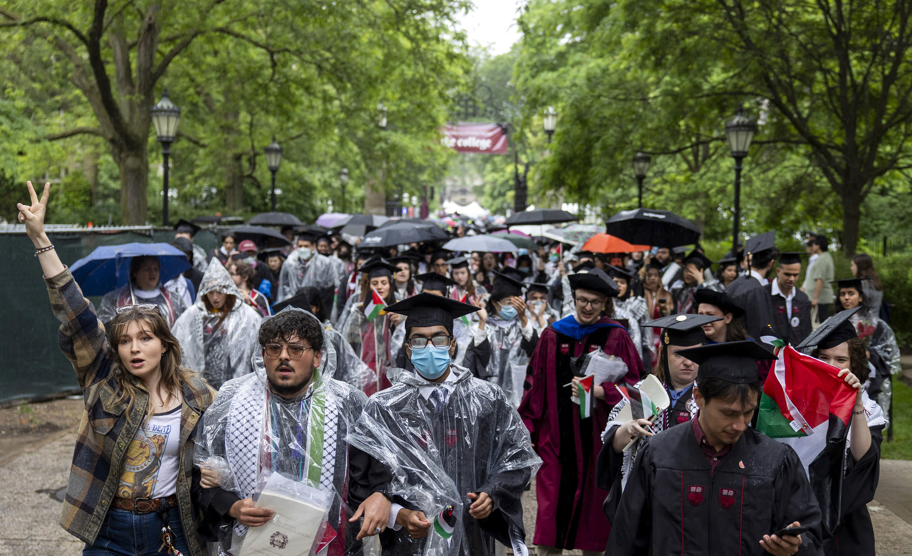 Hundreds walk out of U. of C. convocation protesting war in Gaza, one person arrested