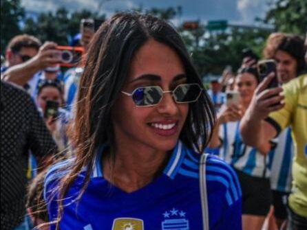 Anto Roccuzzo se robó todas las miradas por su look súper canchero para ir a alentar a la selección argentina