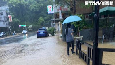 暴雨侵襲台北市 信義區淹大水許淑華緊急聯絡水利處抽水