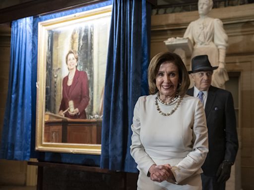 Pelosi dice a congresistas que Biden podría ser convencido pronto de dejar su candidatura