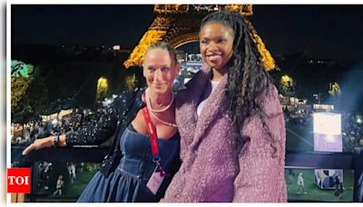 'Sex and the City' co-stars Sarah Jessica Parker and Jennifer Hudson make fans nostalgic as they reunite in Paris amid Olympics 2024 - See photo | - Times of India