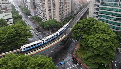 颱風凱米出海台北捷運全線恢復 環保局夜間加班收垃圾