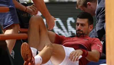 Enfado monumental de Djokovic en Roland Garros: "Me jodí la rodilla, ¿es mucho pedir?"