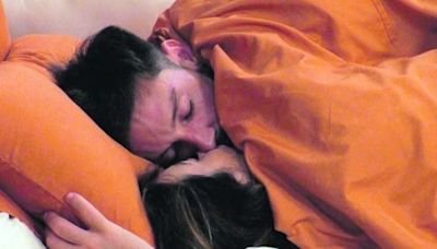 Luis Mateucci y Daniela Colett se besaron en ¿Ganar o Servir?