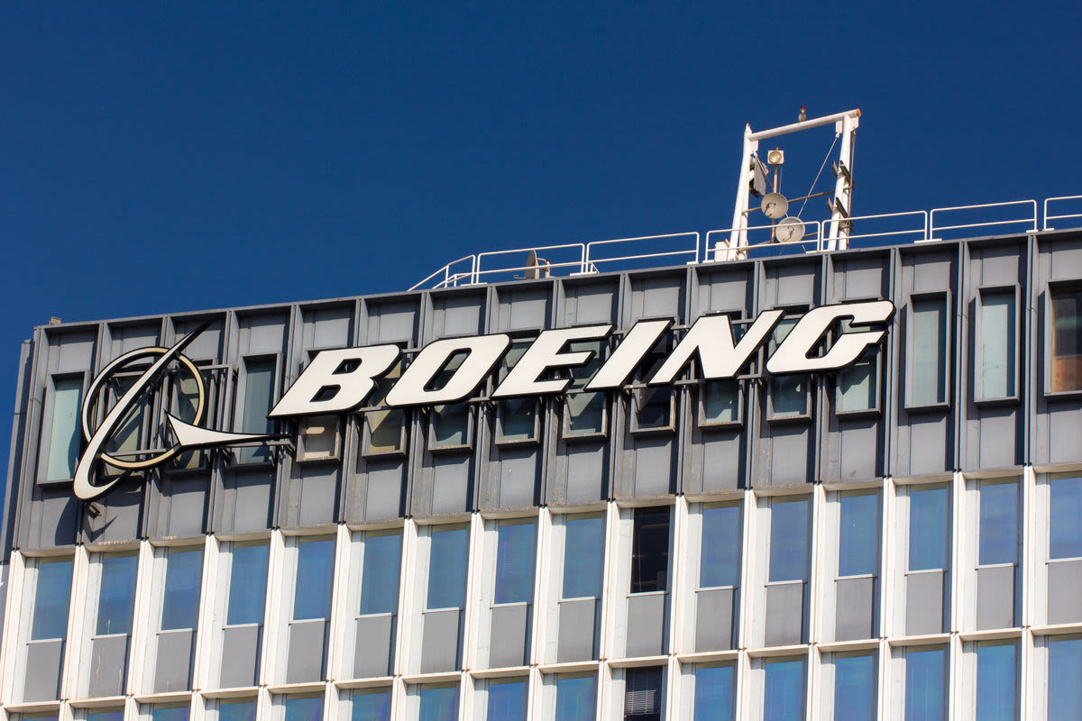 Boeing Mechanic Accuses Company Managers Of Telling Employees To Keep Quiet