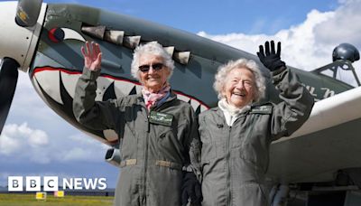 Kent: World War Two veterans fly in Spitfires for 100th birthdays