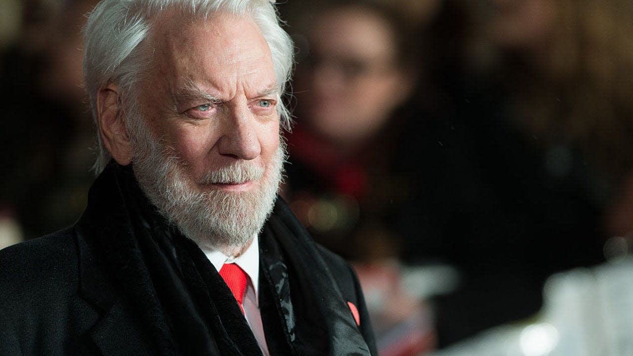 Donald Sutherland, 'M*A*S*H' and 'Hunger Games' Star, Dead at 88