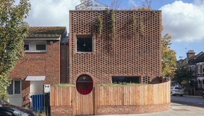 Surman Weston crowns Peckham roof with verdant sun deck