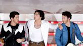 Los Jonas Brothers demuestran que siguen causando furor 17 años después