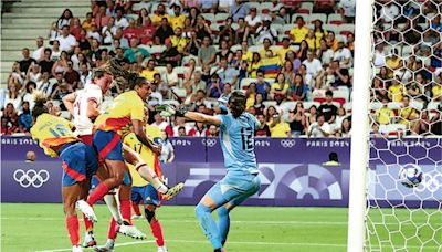 加拿大女足末輪挫哥倫比亞 被扣6分無礙出線8強鬥德國 - 20240802 - 體育