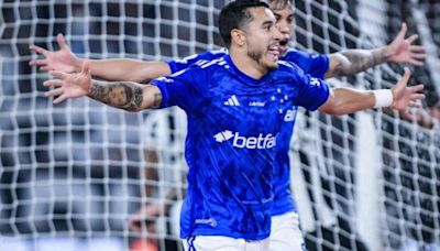 Cruzeiro goleia o Botafogo no Niltão e entra na luta pelo título