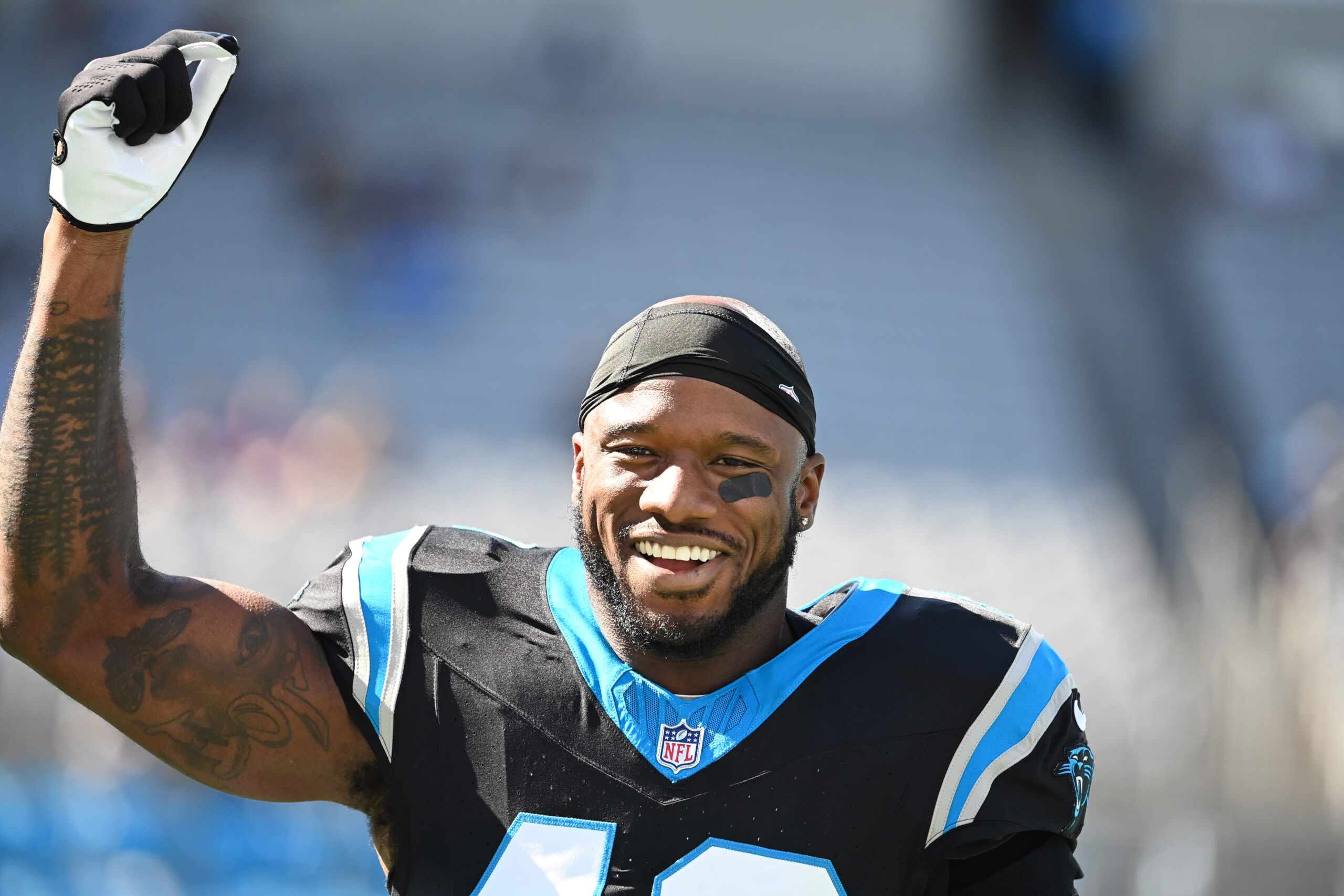 Former Panthers LB Deion Jones reportedly signing with Bills