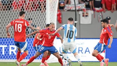 Messi guía a Argentina a un nuevo triunfo y continúa levantando pasiones en esta Copa América