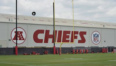 Chiefs Cancel Thursday's Practice After Medical Emergency Involving Player, Per Reports