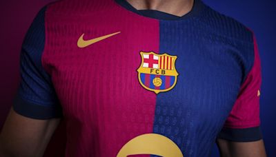 El FC Barcelona presentó una nueva camiseta nostálgica honrando a la de 1899 - El Diario NY