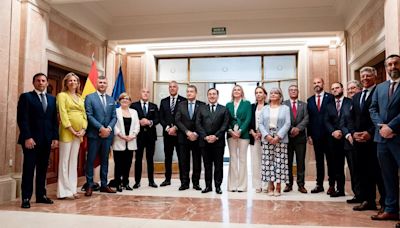 Albares se verá el martes en Algeciras con los alcaldes del Campo para hablar del acuerdo de Gibraltar