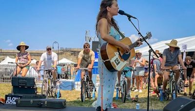 Her guitar was smashed on a Delta flight a day before opening for Kacey Musgraves. The internet rallied around her.