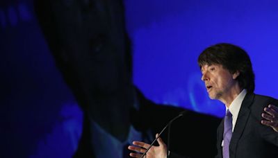 'National suicide': Historian Ken Burns hits Brandeis graduates with dark Trump warning