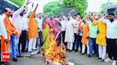 Mayor and BJP Corporators Protest Against Rahul Gandhi's Statement | Kanpur News - Times of India