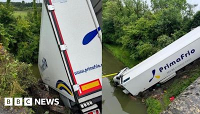 Canal section near Marlborough to be dredged after lorry crash