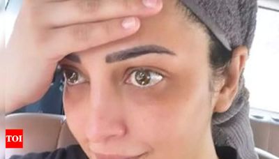 Shruti Haasan's 'Oops' moment; leaves to work with the towel on her head | Tamil Movie News - Times of India