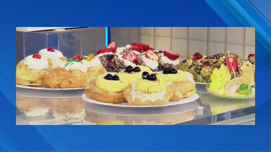 Brooklyn bakery makes Knicks rainbow cookies for playoffs