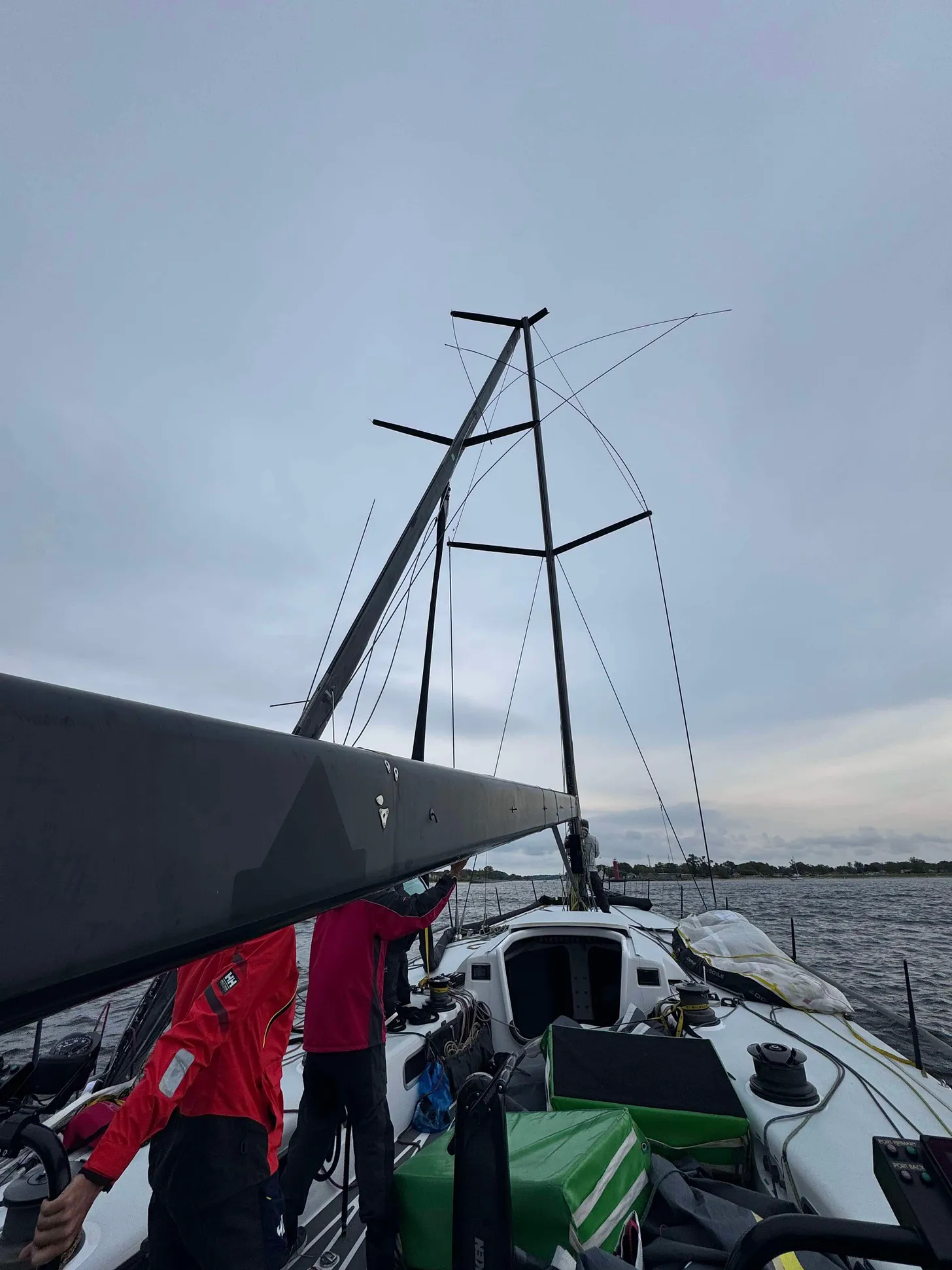 In darkness on Lake Michigan, potent storm snaps masts, tosses sailor overboard during race