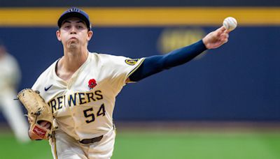 In the crowd and on the field, the Brewers sent a clear message during Craig Counsell's return